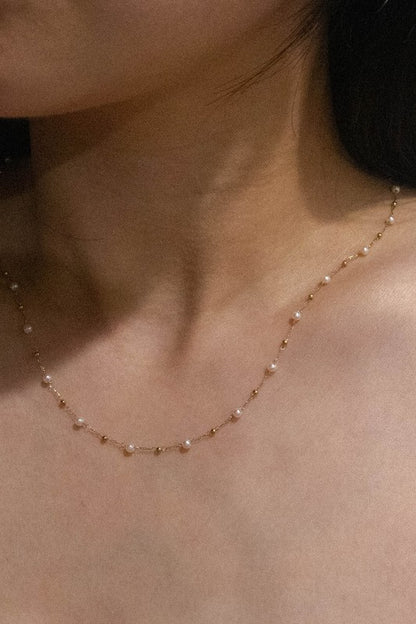 Cala Mini Pearl Necklace